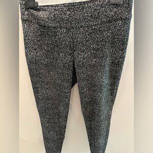 Black-and-white spotted pants, skinny fit size medium